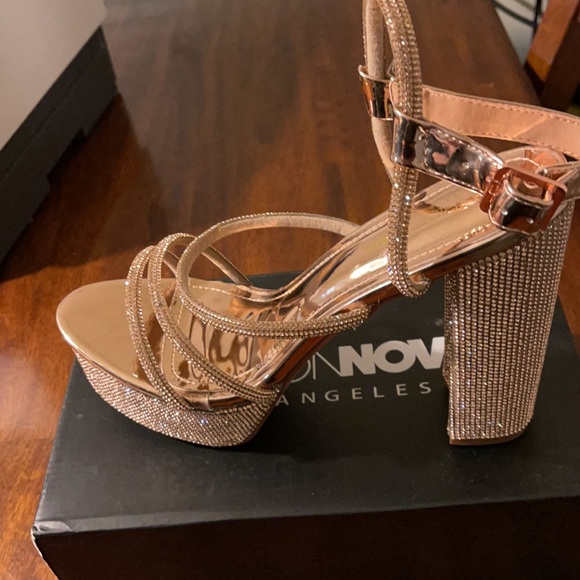 Heels - Picture 3 of 8